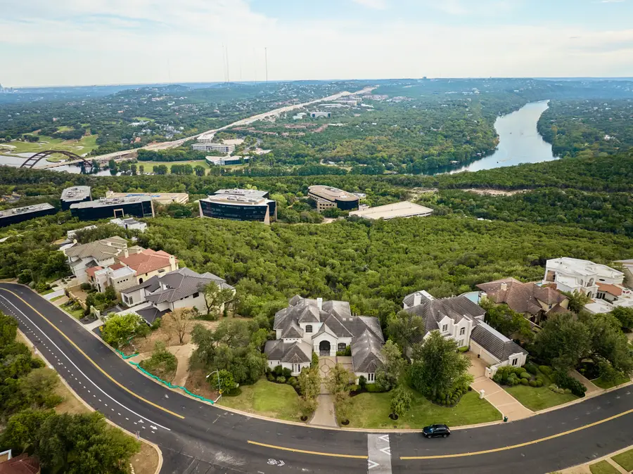 6505 W Courtyard Dr, Austin, TX 78730 - Image #3