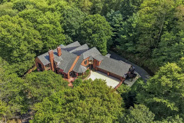 104 Thornbrook Drive, Butler, PA 16002