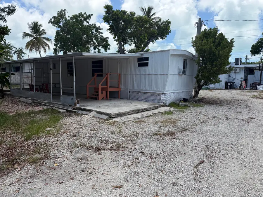82751 Overseas Highway , Mobile Home, Islamorada Village Of Islands, FL 33036 - #2