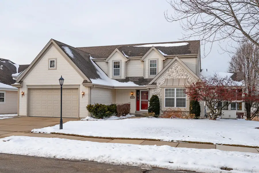 1632 Auburn Ct, Waukesha, WI 53189 - Image #2