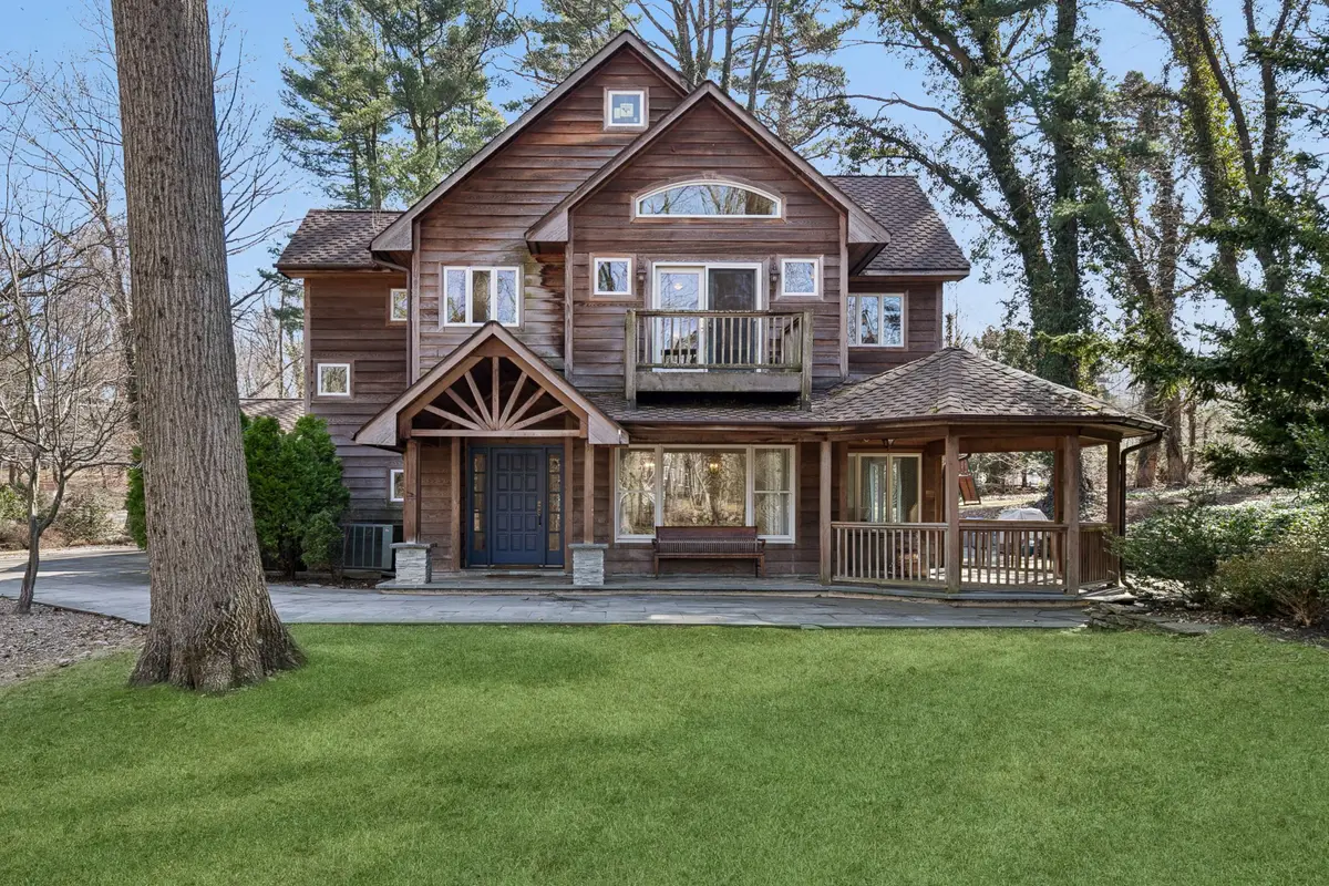 85 Cove Road, Oyster Bay Cove, NY 11771 - #1