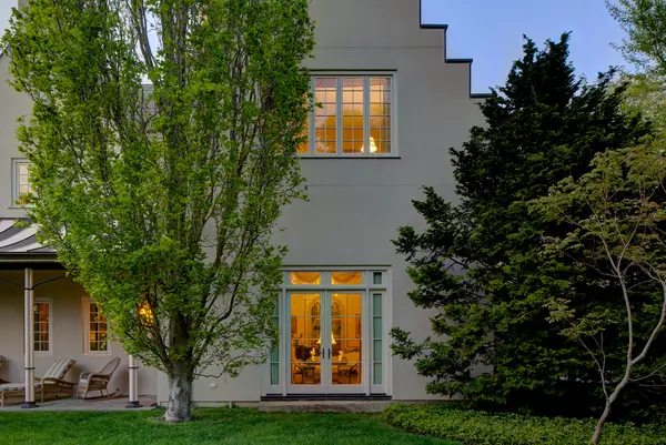 14 Leroy Avenue, Newport, RI 02840