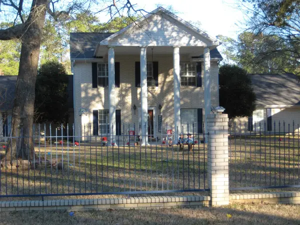 141 Water Oak Circle, Village Mills, TX 77663