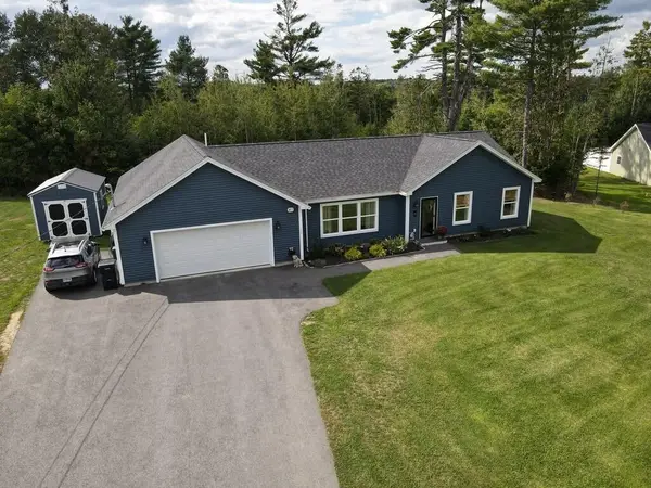76 Knoll Crest Drive, Bangor, ME 04401