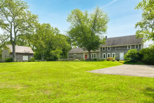864-866 Pine Hill, Westport, MA 02790