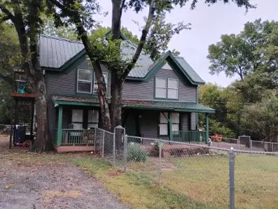 906 W Taylor St, Clarksville, AR 72830 - #3