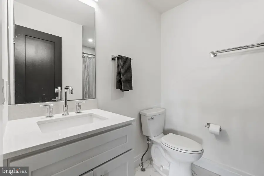 100 W Taylor Run Parkway W #Unit 6, Alexandria, VA 22314 - #2