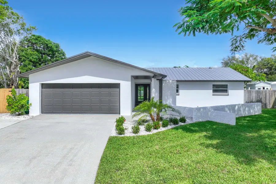 1235 Woodridge Avenue, Naples, FL 34103 - Image #3