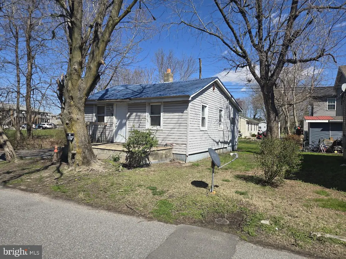 60 E Railroad Ave, Selbyville, DE 19975 - #1