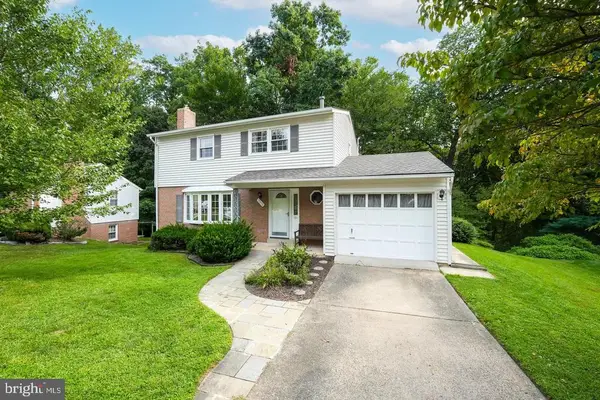 7212 Hadlow Drive, Springfield, VA 22152