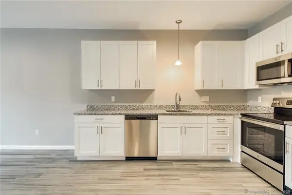 9 Steele Boulevard #204, Berlin, CT 06037