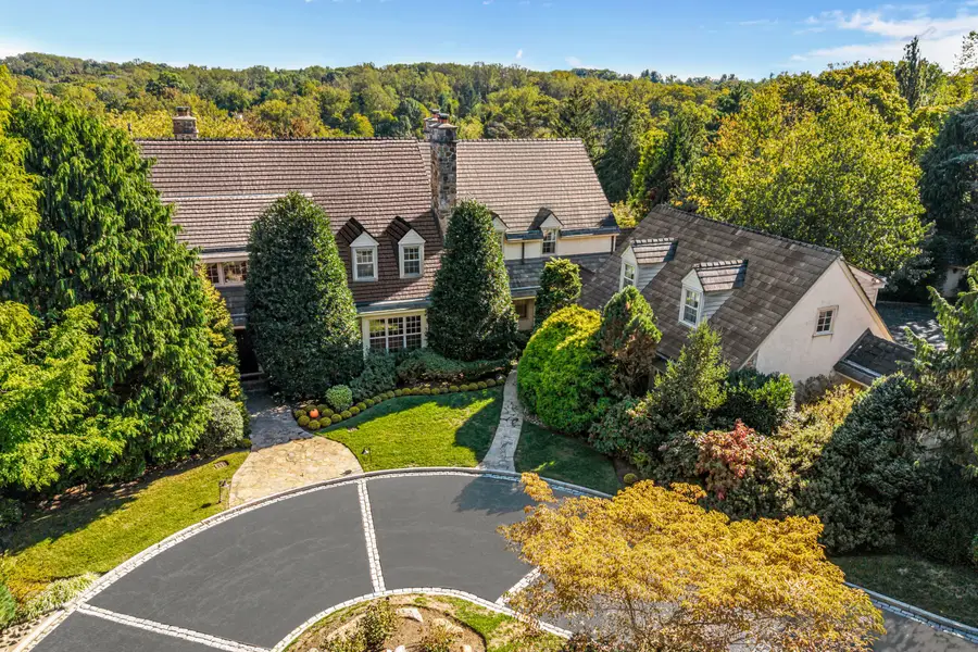 1225 Country Club Rd, Gladwyne, PA 19035 - Image #2