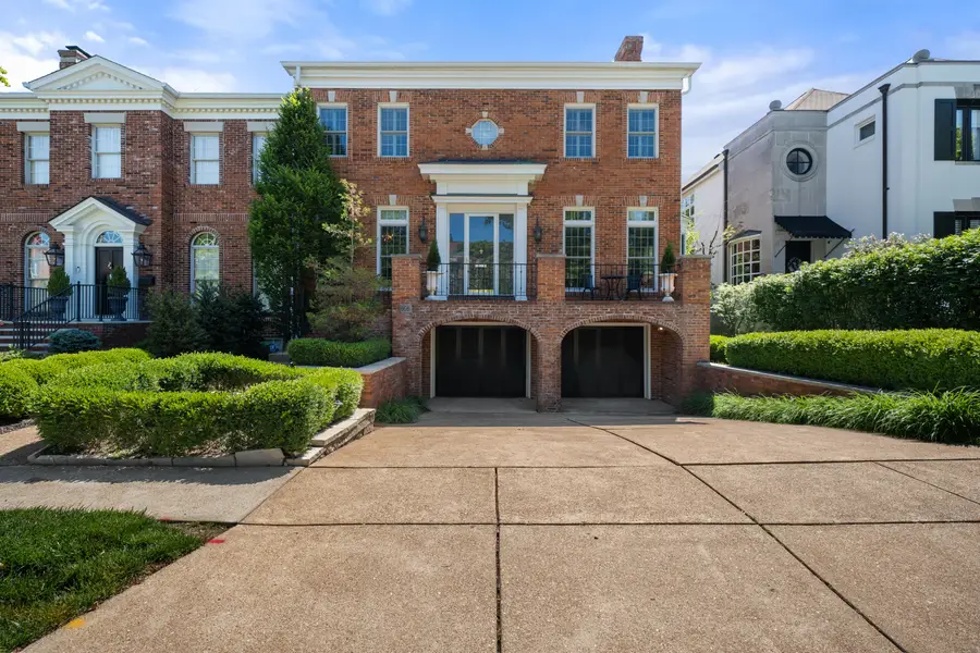 166 N Central Avenue, Clayton, MO 63105 - #2
