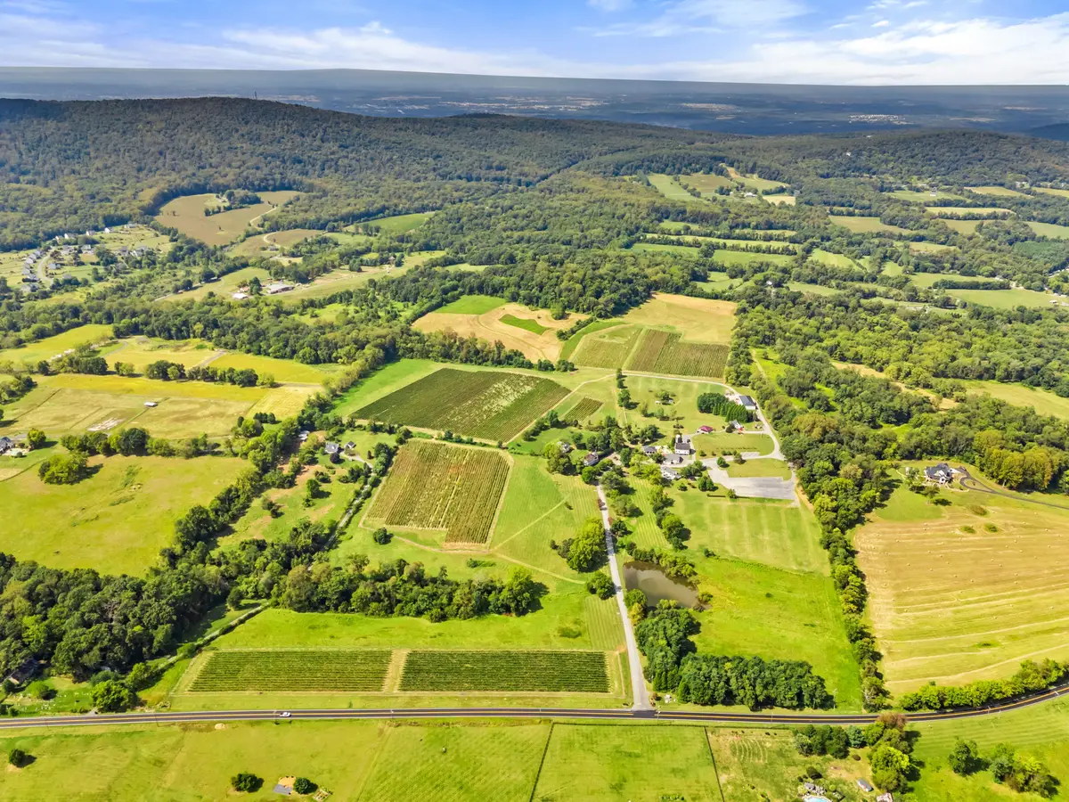 14001 Harpers Ferry Rd, Hillsboro, VA 20132 - #1