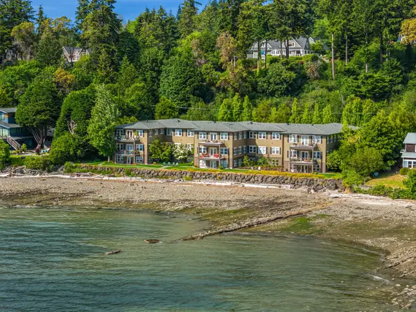 9551 NE South Beach Drive #3H, Bainbridge Island, WA 98110