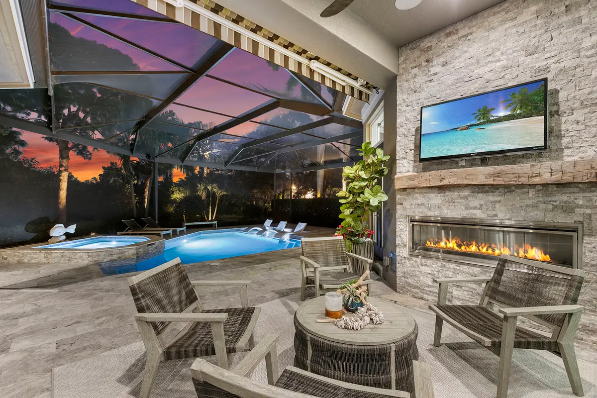 927 Barcarmil Way, Naples, FL 34110 - Image #1