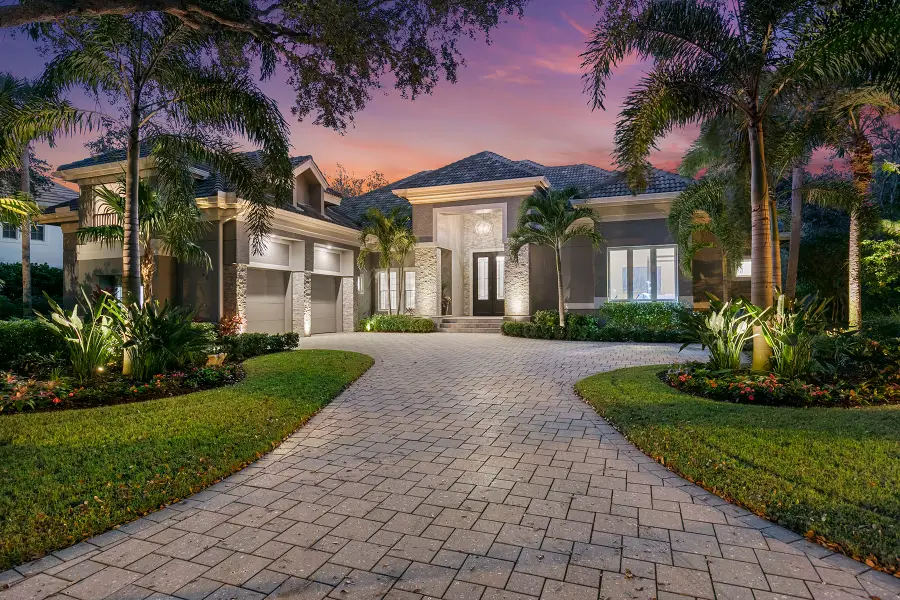 927 Barcarmil Way, Naples, FL 34110 - Image #2