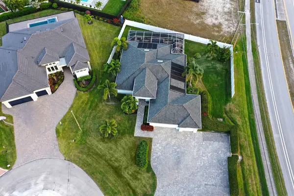 2525 Gleason Parkway, Cape Coral, FL 33914