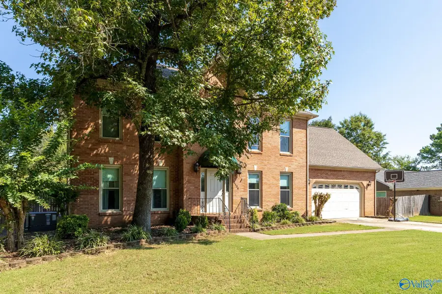 2406 Auburn Drive, Decatur, AL 35603 - #2