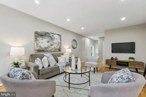 1024 Valley Drive, Alexandria, VA 22302