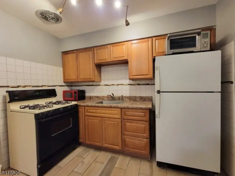 423 2nd St, Jersey City, NJ 07302 - #3