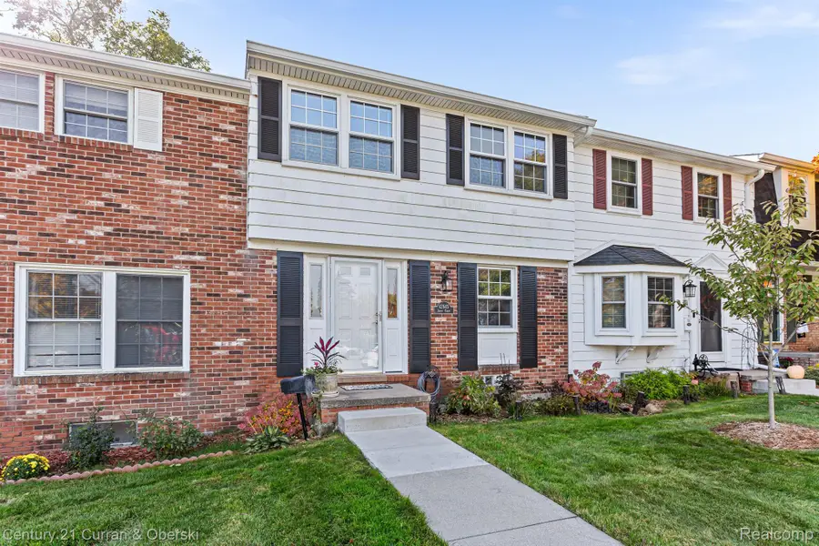 42645 Savoy Court, Northville, MI 48167 - #2