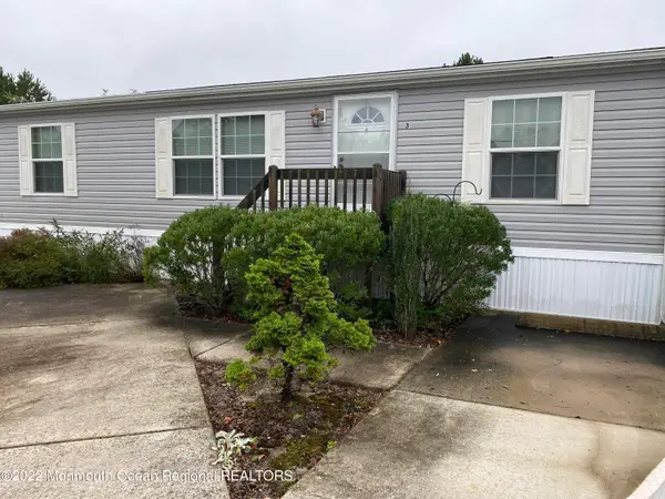 3 Maple Tree Court, Manahawkin, NJ 08050