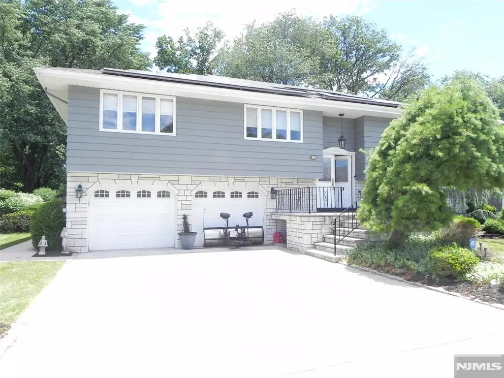 8 MARIANI DR, Little Ferry, NJ 07643 - #1
