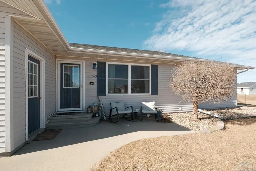 1303 11th Avenue NE, Sioux Center, IA 51250 - #3