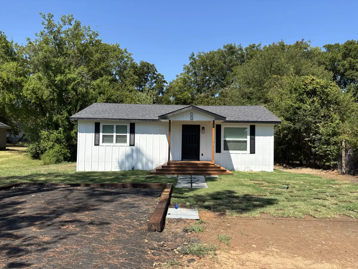 205 N Main Street, Edgewood, TX 75117 - #1