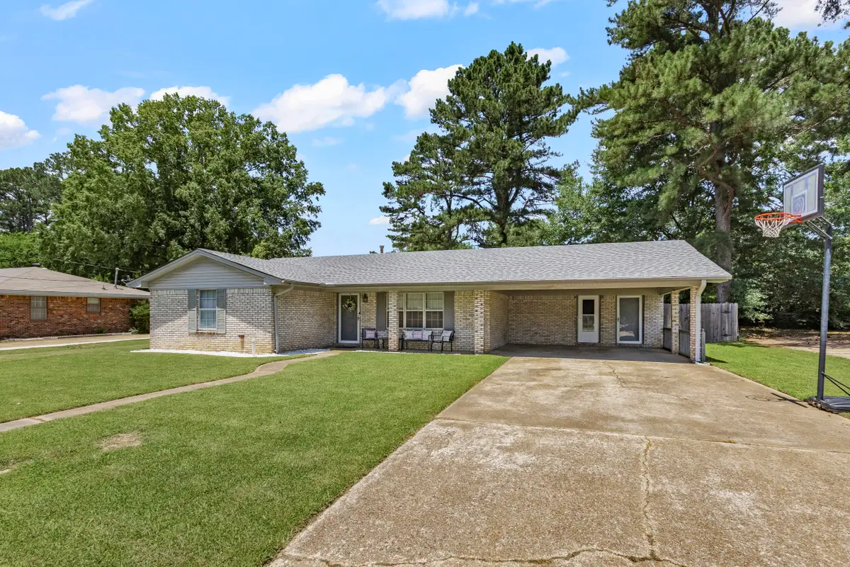 2604 Pemberton Ave., Tupelo, MS 38801 - #1