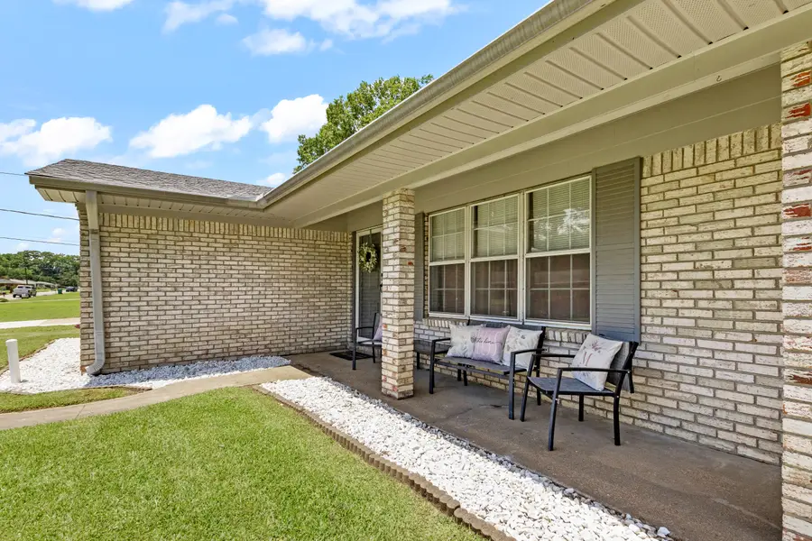 2604 Pemberton Ave., Tupelo, MS 38801 - #2