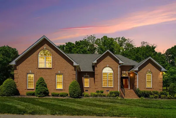 1046 Willow Park Cir, Hendersonville, TN 37075