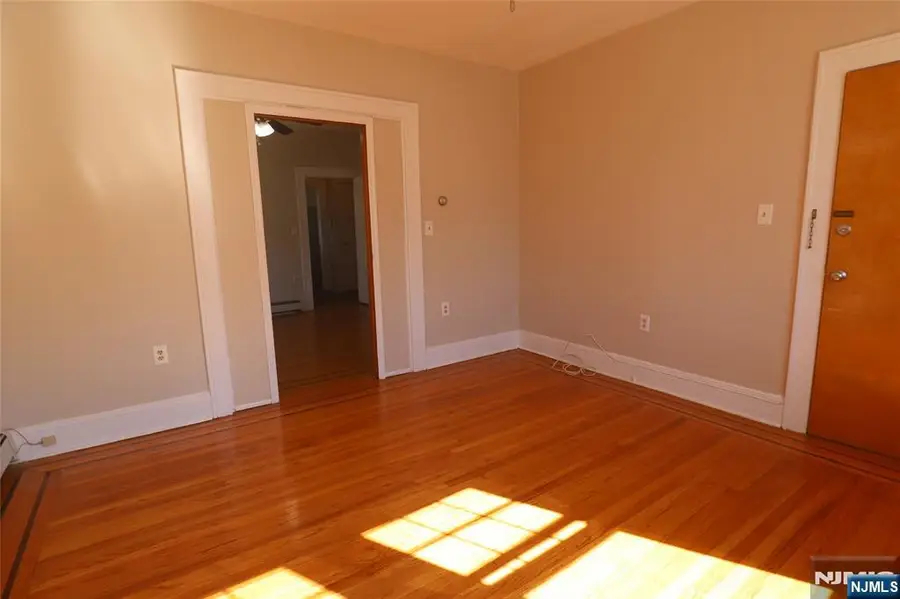 549 2nd Avenue , 3, Lyndhurst, NJ 07071 - #2