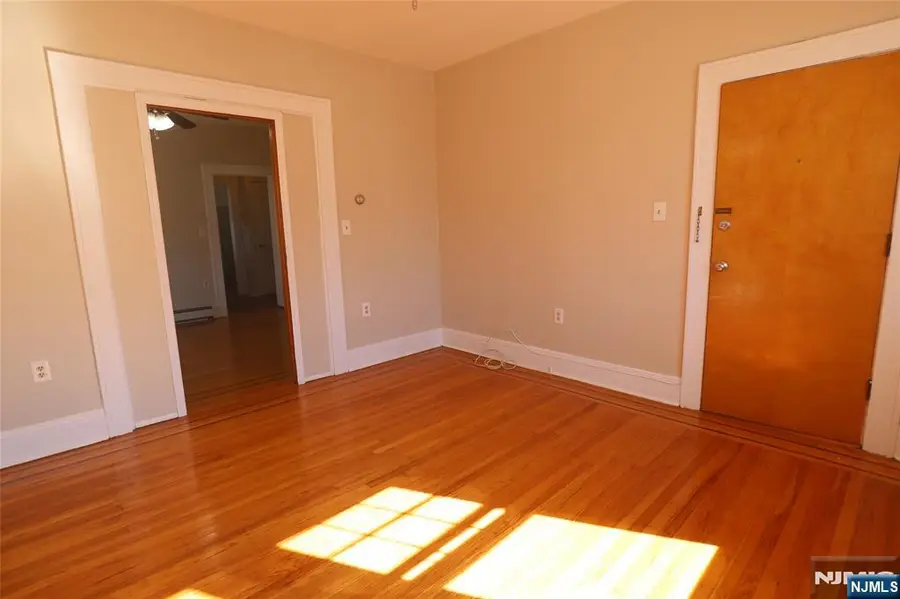 549 2nd Avenue , 3, Lyndhurst, NJ 07071 - #3