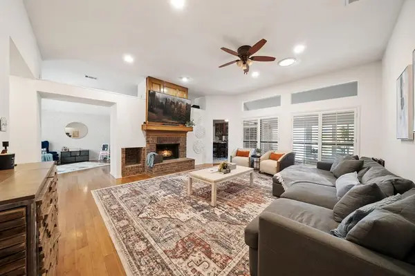 1633 Crosshaven Drive, Lewisville, TX 75077