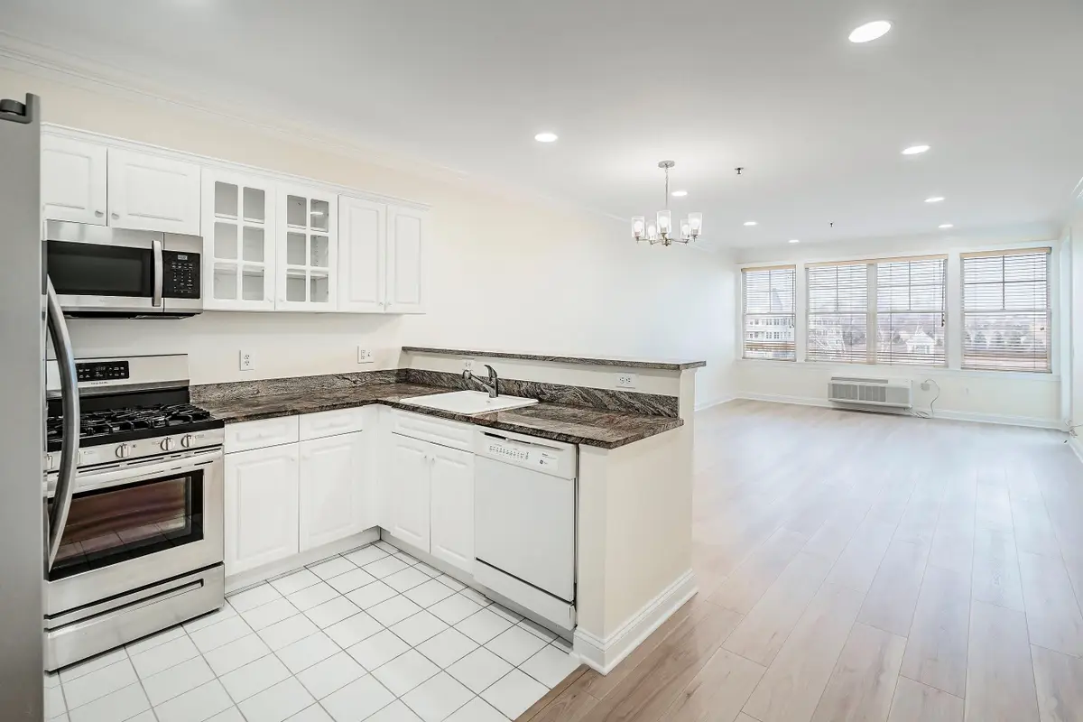 30 CONSTITUTION WAY #404, Jersey City, NJ 07305 - #1