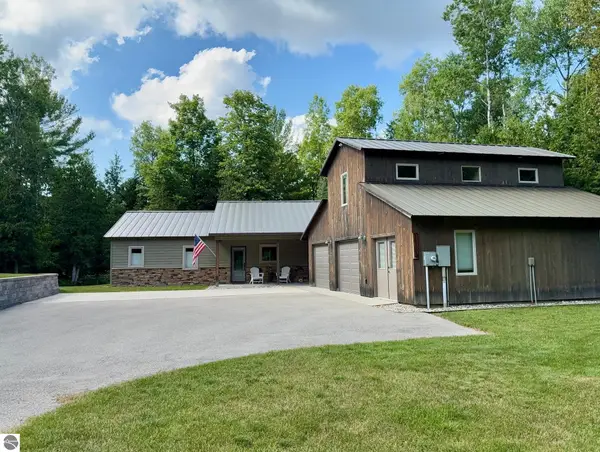 15706 Betsie River Drive, Thompsonville, MI 49683