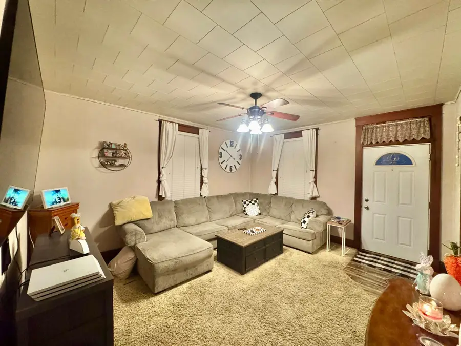 423 N 14th, Quincy, IL 62301 - #3