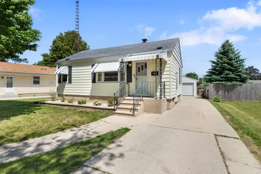 7925 46th Ave, Kenosha, WI 53142 - #2