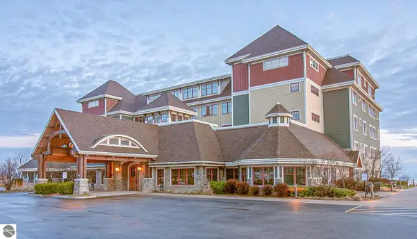2035 N Us-31 N, Traverse City, MI 49686