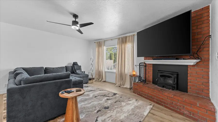 14676 Cool Glen Drive, Helendale, CA 92342 - Image #3