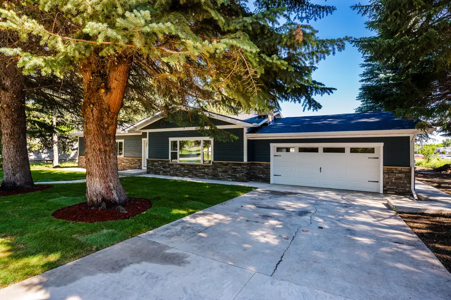 1039 E 2nd Avenue, Sheridan, WY 82801 - #2