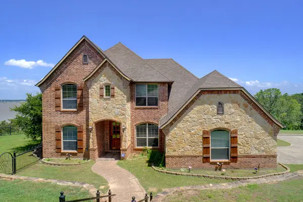 809 Cimmarron Bay Drive, Runaway Bay, TX 76426