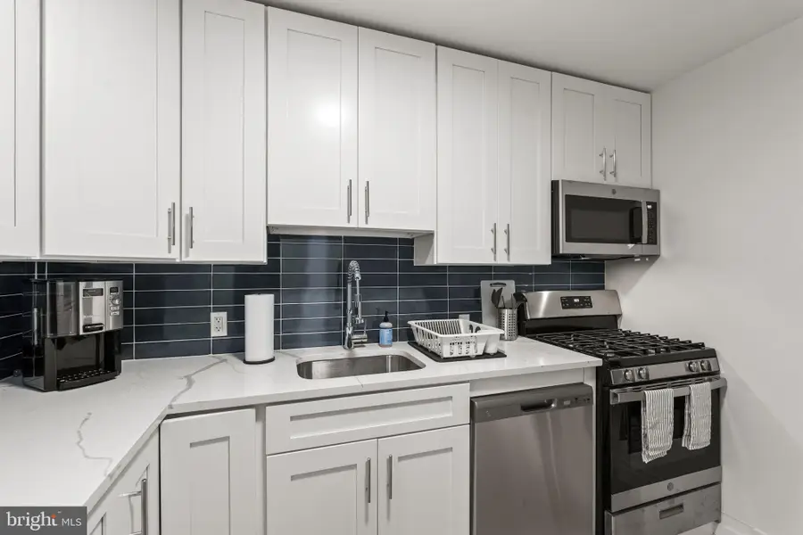 100 W Taylor Run Parkway W #Unit 8, Alexandria, VA 22314 - #3