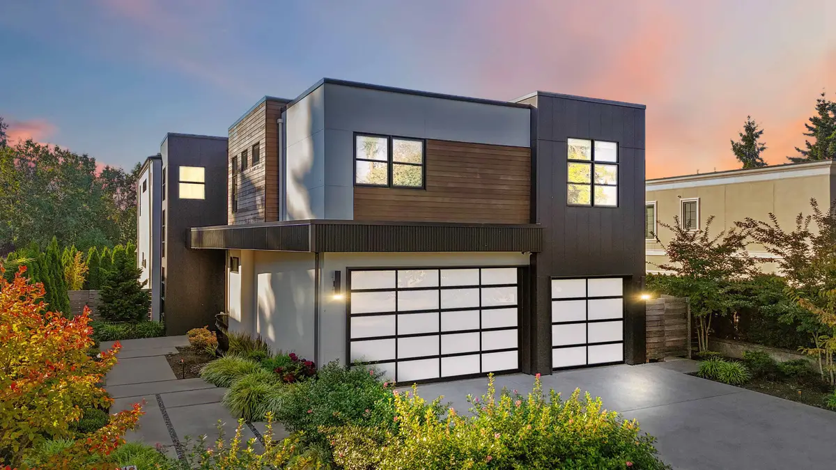 2627 78th Avenue Ne, Medina, WA 98039 - Image #1