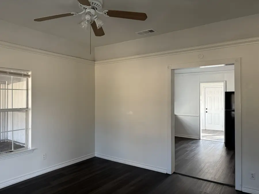 610 Front Street, Edgewood, TX 75117 - #2