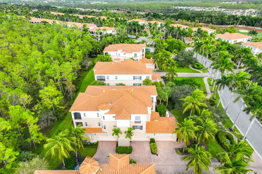 2809 Tiburon Boulevard E #102, Naples, FL 34109 - Image #2