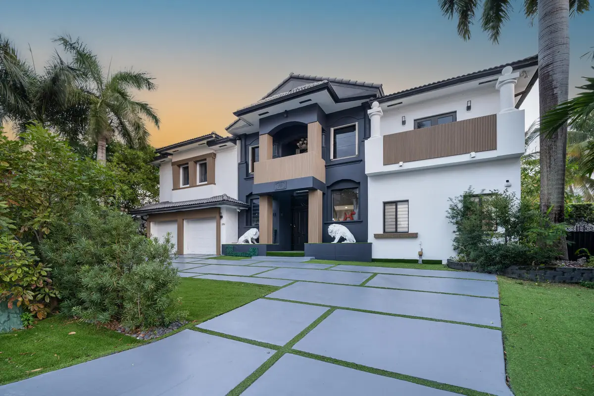 3400 NE 164th St, North Miami Beach, FL 33160 - #1