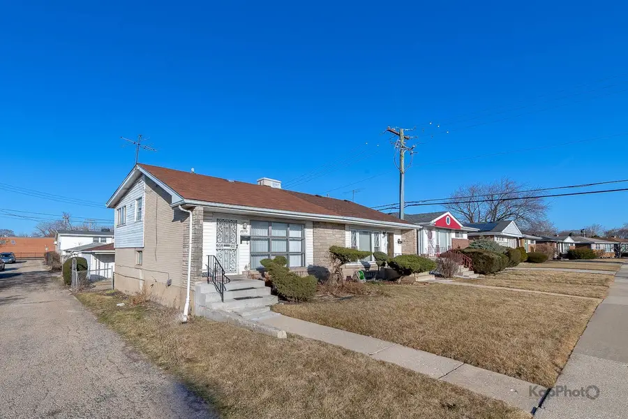 8670 S Kimbark Avenue, Chicago, IL 60619 - #3